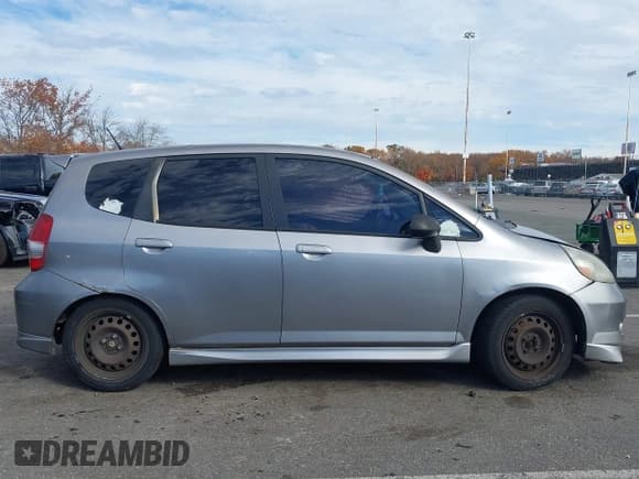 ✅ 2008 Honda Fit Sport • VIN: JHMGD38628S006068 • Лот: 43625474. Опубликован ранее на IAAI с пробегом 221 140 миль. Бесплатный доступ к архиву аукционных продаж из США и подробный отчёт об истории автомобиля на DreamBid. Изображение 13.