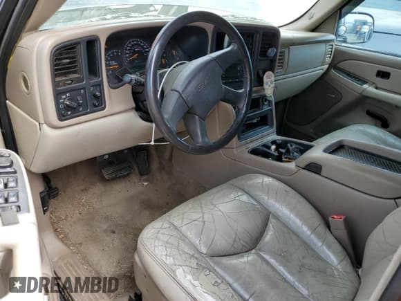 ✅ 2003 GMC Yukon XL SLT • VIN: 3GKEC16T83G168123 • Lot: 81252095. Wystawiony na Copart z przebiegiem 167 951 mil. Bezpłatny archiwum sprzedaży aukcyjnych z USA i szczegółowy raport historii pojazdu na DreamBid. Zdjęcie 8.