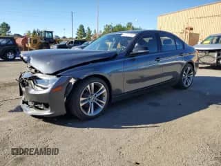 2014 BMW 3 Series 328i z VIN WBA3C1C58EK110210, wystawiony jako Copart lot #82724745 z przebiegiem 70 893 mil mil oraz Czysty tytuł • Clean title. Historia ofert i sprzedaży dostępna na DreamBid. Obrazek 1.