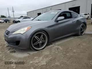 2010 Hyundai Genesis Coupe z VIN KMHHT6KDXAU030948, wystawiony jako Copart lot #81177004 z przebiegiem 160 627 mil mil oraz Nie do naprawy • Non repairable. Historia ofert i sprzedaży dostępna na DreamBid. Obrazek 1.