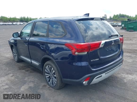 ✅ 2020 Mitsubishi Outlander SE • VIN: JA4AD3A33LZ048315 • Lot: 34935527. Wystawiony na IAAI z przebiegiem 13 986 mil. Bezpłatny archiwum sprzedaży aukcyjnych z USA i szczegółowy raport historii pojazdu na DreamBid. Zdjęcie 3.