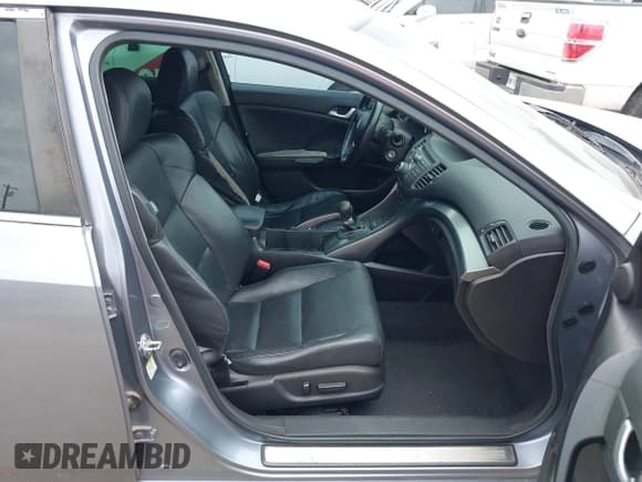 ✅ 2011 Acura TSX • VIN: JH4CU2F69BC006324 • Lot: 42128726. Listed on IAAI with 226,874 mi. Free auction sales archive from the USA and detailed vehicle history report at DreamBid. Image 5.