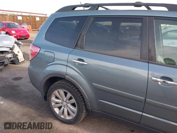 ✅ 2011 Subaru Forester X Limited • VIN: JF2SHBFC1BH762211 • Lot: 43616046. Listed on IAAI with 137,275 mi. Free auction sales archive from the USA and detailed vehicle history report at DreamBid. Image 6.