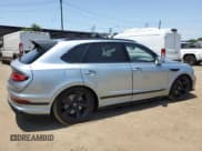 ✅ 2022 Bentley Bentayga V8 • VIN: SJAAM2ZV9NC011752 • Лот: 64844464. Опубликован ранее на Copart с пробегом Не указан. Бесплатный доступ к архиву аукционных продаж из США и подробный отчёт об истории автомобиля на DreamBid. Изображение 3.