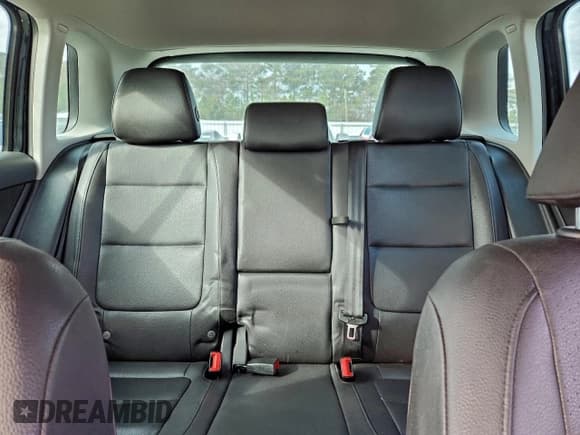 ✅ 2014 Volkswagen Tiguan S • VIN: WVGAV3AX0EW612542 • Lot: 93687315. Wystawiony na Copart z przebiegiem 118 692 mil. Bezpłatny archiwum sprzedaży aukcyjnych z USA i szczegółowy raport historii pojazdu na DreamBid. Zdjęcie 10.