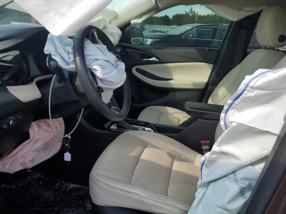 ✅ 2022 Buick Encore GX Essence • VIN: KL4MMFSLXNB022853 • Лот: 71502365. Опубликован ранее на Copart с пробегом 133 482 миль. Бесплатный доступ к архиву аукционных продаж из США и подробный отчёт об истории автомобиля на DreamBid. Изображение 7.