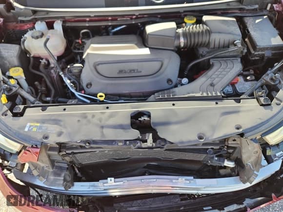 ✅ 2021 Chrysler Pacifica Touring L • VIN: 2C4RC3BG6MR549272 • Lot: 65805935. Wystawiony na Copart z przebiegiem 27 061 mil. Bezpłatny archiwum sprzedaży aukcyjnych z USA i szczegółowy raport historii pojazdu na DreamBid. Zdjęcie 12.