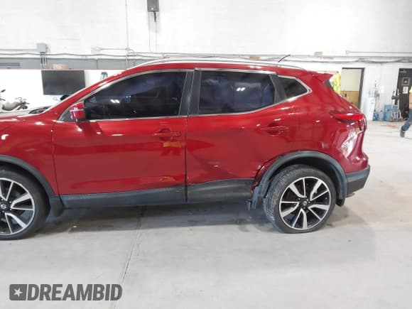 ✅ 2018 Nissan Rogue S • VIN: JN1BJ1CPXJW160943 • Lot: 43018406. Listed on IAAI with 82,958 mi. Free auction sales archive from the USA and detailed vehicle history report at DreamBid. Image 6.