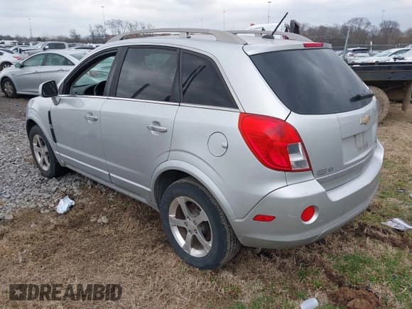 ✅ 2013 Chevrolet Captiva Sport LT • VIN: 3GNAL3EK8DS627381 • Lot: 41493770. Wystawiony na IAAI z przebiegiem 84 089 mil. Bezpłatny archiwum sprzedaży aukcyjnych z USA i szczegółowy raport historii pojazdu na DreamBid. Zdjęcie 3.