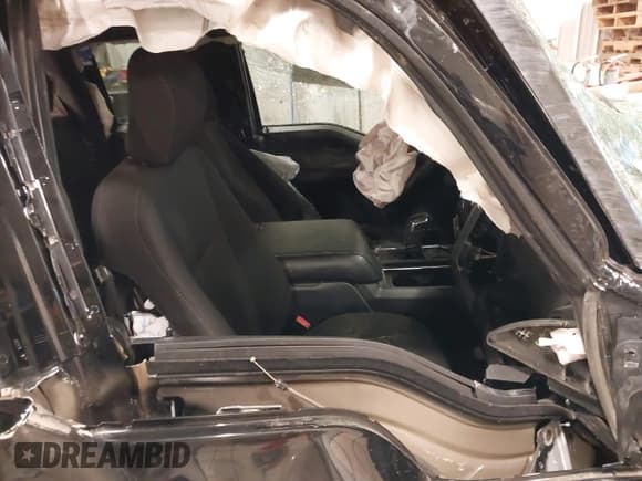 ✅ 2018 Ford F-150 XL • VIN: 1FTFX1E52JFB47192 • Lot: 43448638. Listed on IAAI with Not provided. Free auction sales archive from the USA and detailed vehicle history report at DreamBid. Image 5.