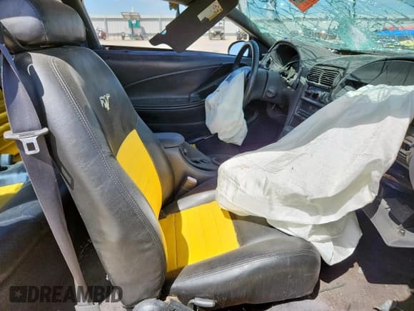 ✅ 1999 Ford Mustang GT • VIN: 1FAFP42X3XF173483 • Lot: 63287355. Wystawiony na Copart z przebiegiem Nie podano. Bezpłatny archiwum sprzedaży aukcyjnych z USA i szczegółowy raport historii pojazdu na DreamBid. Zdjęcie 7.