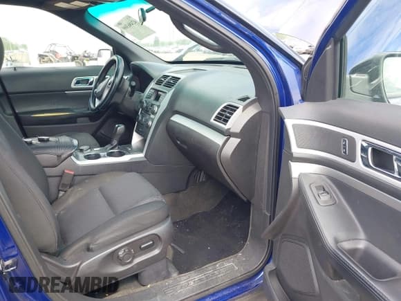 ✅ 2015 Ford Explorer XLT • VIN: 1FM5K8D80FGA32215 • Lot: 42486309. Wystawiony na IAAI z przebiegiem Nie podano. Bezpłatny archiwum sprzedaży aukcyjnych z USA i szczegółowy raport historii pojazdu na DreamBid. Zdjęcie 5.