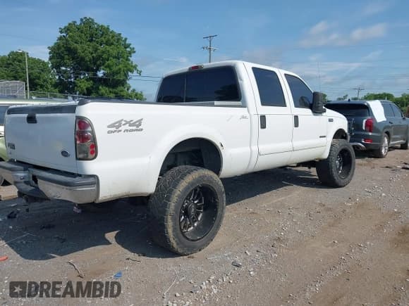 ✅ 2002 Ford F-250 XL • VIN: 1FTNW21F92EC40026 • Lot: 42292419. Listed on IAAI with 296,806 mi. Free auction sales archive from the USA and detailed vehicle history report at DreamBid. Image 4.