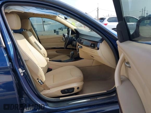 ✅ 2011 BMW 3 Series 328i • VIN: WBAPH5C59BA446489 • Lot: 42726525. Listed on IAAI with 56,121 mi. Free auction sales archive from the USA and detailed vehicle history report at DreamBid. Image 5.