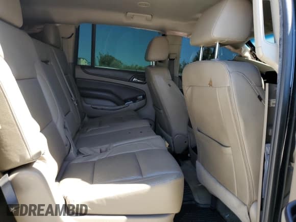 ✅ 2016 Chevrolet Suburban LT • VIN: 1GNSCHKC8GR105565 • Lot: 73839894. Wystawiony na Copart z przebiegiem 223 882 mil. Bezpłatny archiwum sprzedaży aukcyjnych z USA i szczegółowy raport historii pojazdu na DreamBid. Zdjęcie 11.