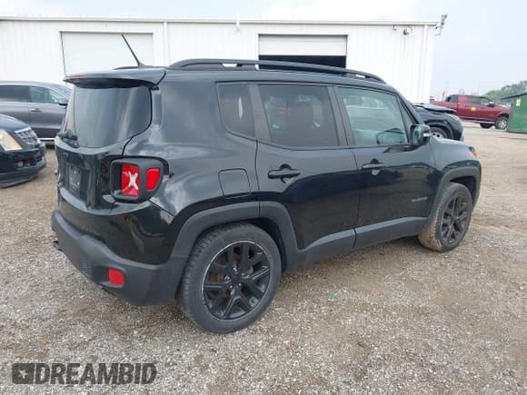 ✅ 2017 Jeep Renegade Latitude • VIN: ZACCJABB5HPE59867 • Lot: 42884274. Listed on IAAI with 58,047 mi. Free auction sales archive from the USA and detailed vehicle history report at DreamBid. Image 4.