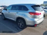 ✅ 2019 Toyota Highlander LE • VIN: 5TDZZRFH0KS321518 • Lot: 43619981. Listed on IAAI with 97,938 mi. Free auction sales archive from the USA and detailed vehicle history report at DreamBid. Image 3.