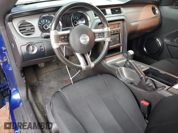 ✅ 2014 Ford Mustang GT Premium • VIN: 1ZVBP8CF8E5247793 • Лот: 92751745. Опубликован ранее на Copart с пробегом 105 890 миль. Бесплатный доступ к архиву аукционных продаж из США и подробный отчёт об истории автомобиля на DreamBid. Изображение 8.