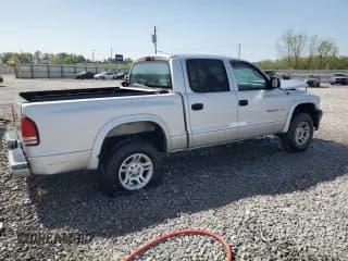 ✅ 2002 Dodge Dakota Sport • VIN: 1B7HG38N02S683051 • Lot: 51234225. Wystawiony na Copart z przebiegiem 226 692 mil. Bezpłatny archiwum sprzedaży aukcyjnych z USA i szczegółowy raport historii pojazdu na DreamBid. Zdjęcie 3.