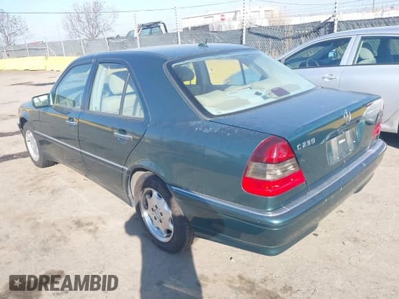✅ 2000 Mercedes-Benz C 230 Kompressor • VIN: WDBHA24G9YA852483 • Lot: 41479316. Wystawiony na IAAI z przebiegiem Nie podano. Bezpłatny archiwum sprzedaży aukcyjnych z USA i szczegółowy raport historii pojazdu na DreamBid. Zdjęcie 3.