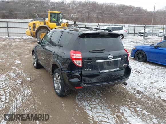 ✅ 2010 Toyota RAV4 Sport • VIN: JTMRF4DV5A5035639 • Lot: 43902176. Listed on IAAI with 141,574 mi. Free auction sales archive from the USA and detailed vehicle history report at DreamBid. Image 3.