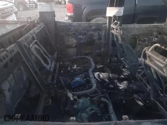 ✅ 2015 Chevrolet Silverado 1500 High Country • VIN: 3GCUKTEC7FG277605 • Лот: 80631865. Опубликован ранее на Copart с пробегом Не указан. Бесплатный доступ к архиву аукционных продаж из США и подробный отчёт об истории автомобиля на DreamBid. Изображение 10.