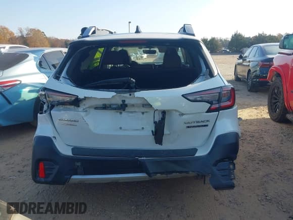 ✅ 2020 Subaru Outback Touring XT • VIN: 4S4BTGPD1L3247706 • Lot: 43710662. Listed on IAAI with 69,816 mi. Free auction sales archive from the USA and detailed vehicle history report at DreamBid. Image 15.