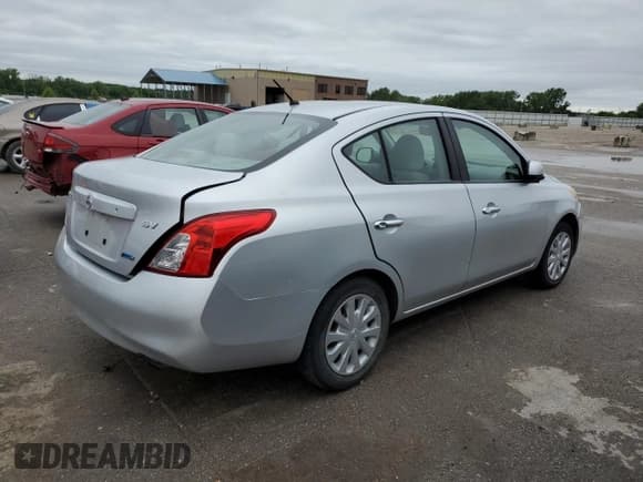 ✅ 2012 Nissan Versa SV • VIN: 3N1CN7AP5CL811483 • Lot: 57032265. Listed on Copart with 130,692 mi. Free auction sales archive from the USA and detailed vehicle history report at DreamBid. Image 3.