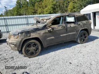 ✅ 2019 Jeep Grand Cherokee Altitude • VIN: 1C4RJFAG6KC727843 • Lot: 81334155. Wystawiony na Copart z przebiegiem Nie podano. Bezpłatny archiwum sprzedaży aukcyjnych z USA i szczegółowy raport historii pojazdu na DreamBid. Zdjęcie 1.