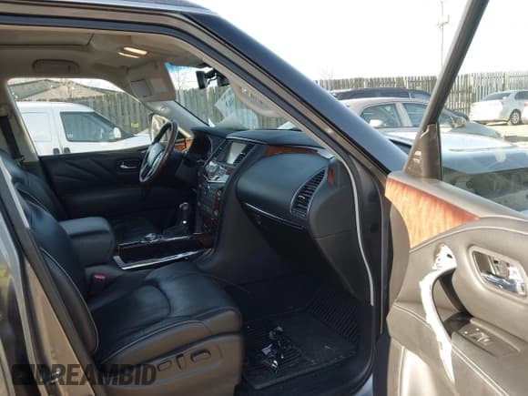 ✅ 2017 Infiniti QX80 • VIN: JN8AZ2NC0H9431992 • Lot: 43813480. Listed on IAAI with 164,474 mi. Free auction sales archive from the USA and detailed vehicle history report at DreamBid. Image 5.