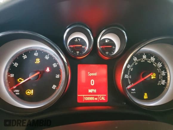 ✅ 2016 Buick Cascada Premium • VIN: W04WT3N57GG139612 • Lot: 90324125. Wystawiony na Copart z przebiegiem 108 986 mil. Bezpłatny archiwum sprzedaży aukcyjnych z USA i szczegółowy raport historii pojazdu na DreamBid. Zdjęcie 9.