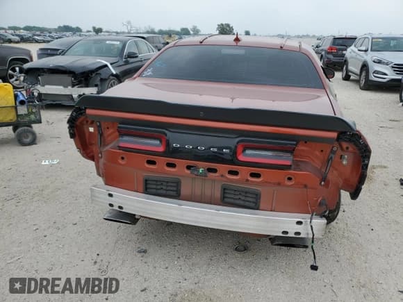 ✅ 2022 Dodge Challenger R/T Scat Pack Widebody • VIN: 2C3CDZFJ1NH156223 • Lot: 55027214. Wystawiony na Copart z przebiegiem 27 801 mil. Bezpłatny archiwum sprzedaży aukcyjnych z USA i szczegółowy raport historii pojazdu na DreamBid. Zdjęcie 6.