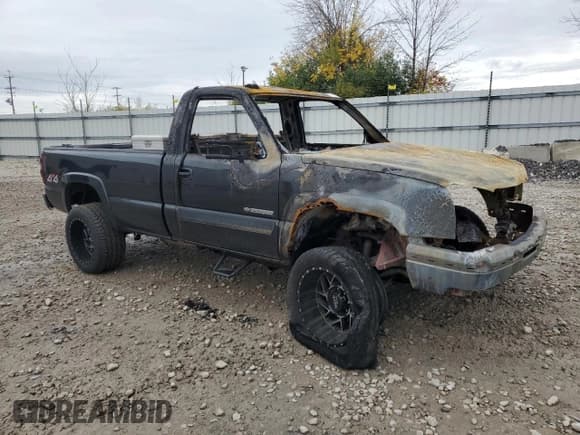 ✅ 2004 Chevrolet Silverado 2500HD Work Truck • VIN: 1GCHK24U94E249850 • Lot: 82481215. Wystawiony na Copart z przebiegiem Nie podano. Bezpłatny archiwum sprzedaży aukcyjnych z USA i szczegółowy raport historii pojazdu na DreamBid. Zdjęcie 4.