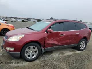 2011 Chevrolet Traverse 2LT z VIN 1GNKVJED2BJ371600, wystawiony jako Copart lot #81621685 z przebiegiem 157 954 mil mil oraz Szkoda całkowita • Salvage title. Historia ofert i sprzedaży dostępna na DreamBid. Obrazek 1.