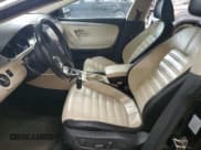 ✅ 2009 Volkswagen CC 4Motion • VIN: WVWGU73C29E513798 • Лот: 54094385. Опубликован ранее на Copart с пробегом 105 815 миль. Бесплатный доступ к архиву аукционных продаж из США и подробный отчёт об истории автомобиля на DreamBid. Изображение 7.