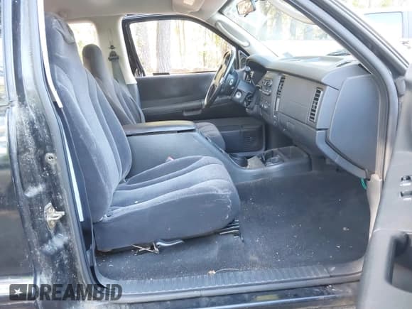 ✅ 2002 Dodge Dakota • VIN: 1B7GL32Z82S650933 • Lot: 43440418. Wystawiony na IAAI z przebiegiem Nie podano. Bezpłatny archiwum sprzedaży aukcyjnych z USA i szczegółowy raport historii pojazdu na DreamBid. Zdjęcie 5.