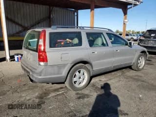 ✅ 2001 Volvo V70 • VIN: YV1SZ58D011013985 • Lot: 87484095. Listed on Copart with 124,400 mi. Free auction sales archive from the USA and detailed vehicle history report at DreamBid. Image 3.