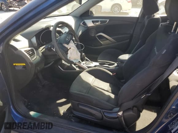 ✅ 2017 Hyundai Veloster • VIN: KMHTC6AD9HU310012 • Lot: 75492044. Wystawiony na Copart z przebiegiem 94 491 mil. Bezpłatny archiwum sprzedaży aukcyjnych z USA i szczegółowy raport historii pojazdu na DreamBid. Zdjęcie 7.