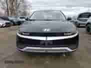 2022 Hyundai Ioniq 5 SEL z VIN KM8KN4AE6NU061487, wystawiony jako Copart lot #81507633 z przebiegiem 9 737 mil mil oraz . Historia ofert i sprzedaży dostępna na DreamBid. Obrazek 5.