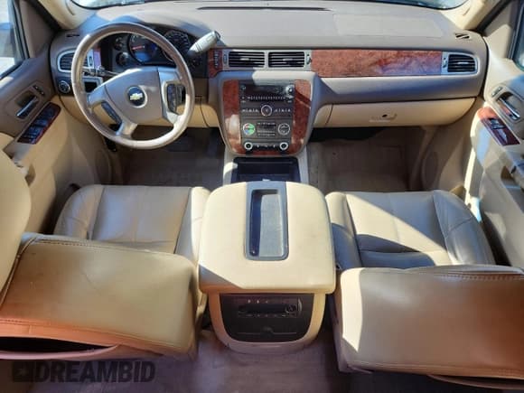 ✅ 2014 Chevrolet Tahoe LT • VIN: 1GNSCBE04ER104845 • Lot: 86470535. Listed on Copart with 286,950 mi. Free auction sales archive from the USA and detailed vehicle history report at DreamBid. Image 8.