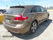 ✅ 2011 Toyota Venza • VIN: 4T3BK3BB3BU059979 • Lot: 43124364. Wystawiony na IAAI z przebiegiem 199 808 mil. Bezpłatny archiwum sprzedaży aukcyjnych z USA i szczegółowy raport historii pojazdu na DreamBid. Zdjęcie 4.