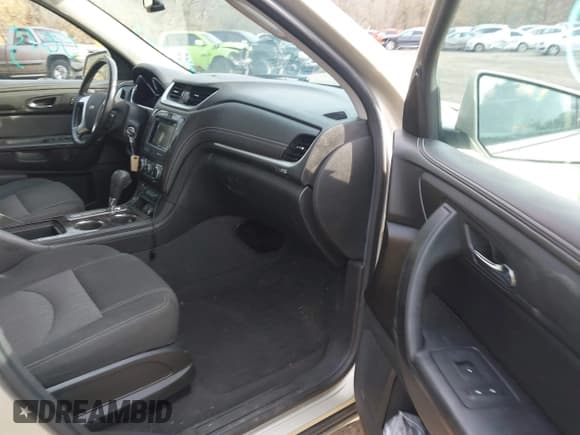 ✅ 2015 Chevrolet Traverse LT • VIN: 1GNKVHKD1FJ168460 • Lot: 43750615. Listed on IAAI with 141,739 mi. Free auction sales archive from the USA and detailed vehicle history report at DreamBid. Image 5.