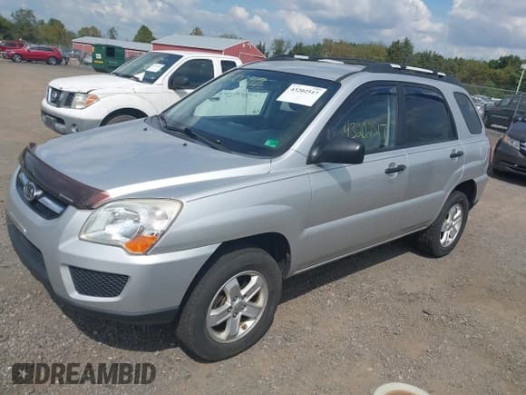 ✅ 2010 Kia Sportage LX • VIN: KNDKGCA38A7710898 • Лот: 43202517. Опубликован ранее на IAAI с пробегом 220 554 миль. Бесплатный доступ к архиву аукционных продаж из США и подробный отчёт об истории автомобиля на DreamBid. Изображение 2.