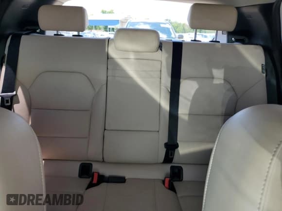 ✅ 2018 Infiniti QX30 Essential • VIN: SJKCH5CP5JA003447 • Lot: 64669115. Wystawiony na Copart z przebiegiem 101 165 mil. Bezpłatny archiwum sprzedaży aukcyjnych z USA i szczegółowy raport historii pojazdu na DreamBid. Zdjęcie 10.