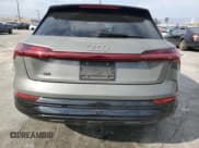 ✅ 2024 Audi Q8 e-tron Premium Plus • VIN: WA15AAGEXRB010931 • Лот: 43275285. Опубликован ранее на Copart с пробегом 23 930 миль. Бесплатный доступ к архиву аукционных продаж из США и подробный отчёт об истории автомобиля на DreamBid. Изображение 6.