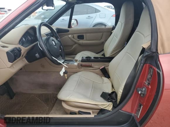 ✅ 2000 BMW Z3 2.5 • VIN: 4USCH9349YLG04632 • Lot: 75796274. Wystawiony na Copart z przebiegiem Nie podano. Bezpłatny archiwum sprzedaży aukcyjnych z USA i szczegółowy raport historii pojazdu na DreamBid. Zdjęcie 7.