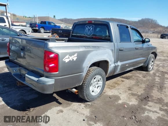 ✅ 2006 Dodge Dakota SLT • VIN: 1D7HW48NX6S639546 • Лот: 41709112. Опубликован ранее на IAAI с пробегом 182 478 миль. Бесплатный доступ к архиву аукционных продаж из США и подробный отчёт об истории автомобиля на DreamBid. Изображение 4.