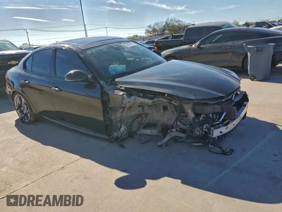 ✅ 2019 Alfa Romeo Giulia Ti Sport • VIN: ZARFANBNXK7608685 • Lot: 94433095. Listed on Copart with 47,149 mi. Free auction sales archive from the USA and detailed vehicle history report at DreamBid. Image 4.