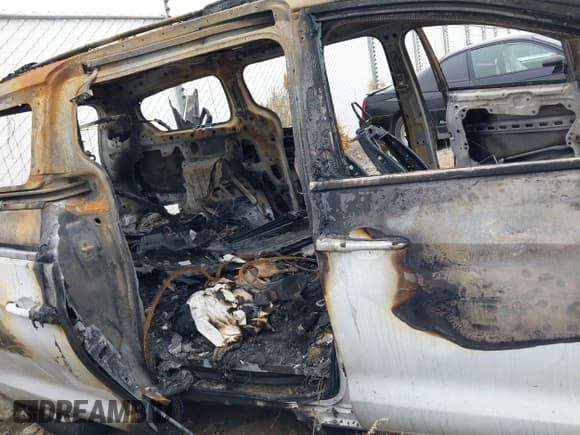 ✅ 2022 Chrysler Pacifica Touring L • VIN: 2C4RC1BG6NR198479 • Лот: 41164235. Опубликован ранее на IAAI с пробегом Не указан. Бесплатный доступ к архиву аукционных продаж из США и подробный отчёт об истории автомобиля на DreamBid. Изображение 12.