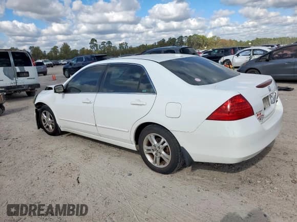 ✅ 2007 Honda Accord EX • VIN: 1HGCM56767A170971 • Lot: 92728315. Wystawiony na Copart z przebiegiem 196 247 mil. Bezpłatny archiwum sprzedaży aukcyjnych z USA i szczegółowy raport historii pojazdu na DreamBid. Zdjęcie 2.